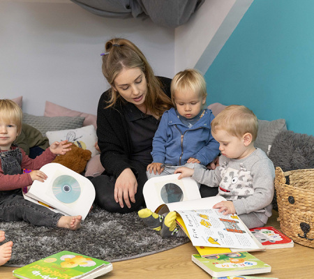 reading-time-with-children
